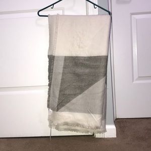 Lauren Conrad scarf
